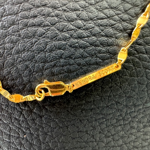 Kendra Scott Twisted Link Necklace - Picture 5 of 7